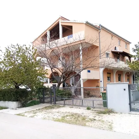 Apartments Vanja Skara Biograd Biograd Na Moru Exterior foto